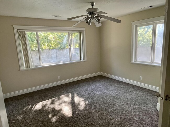 Building Photo - 3375 S Riviera Dr