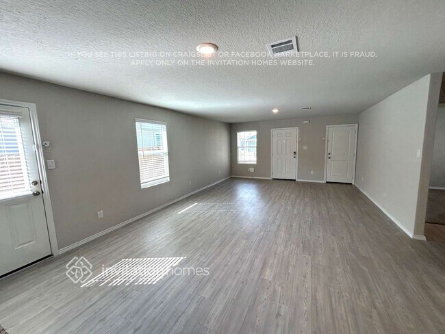Foto del edificio - 10618 Varmus Dr