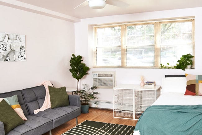 Building Photo - 301-309 4th Ave