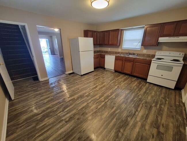 Foto del edificio - 2544 Elmo Ave 2BR/1.5BA (Hamilton)
