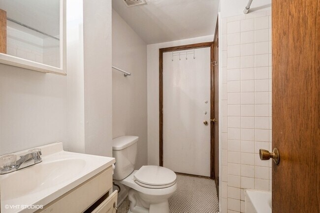 Foto del edificio - 1504 N Dearborn Pkwy