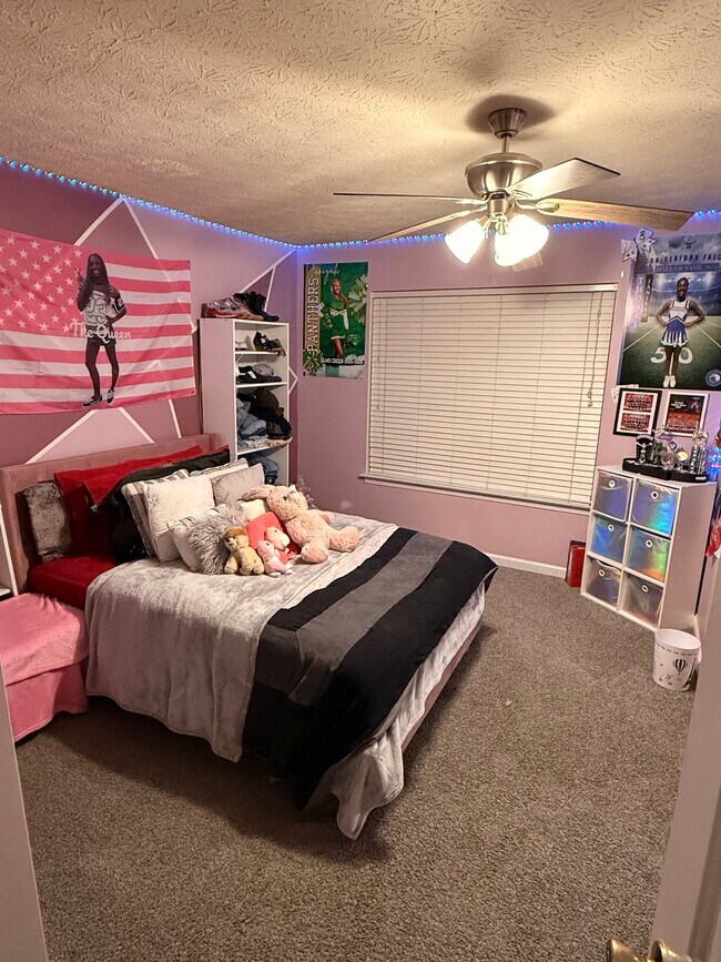 Foto del edificio - 303 Brittania Dr