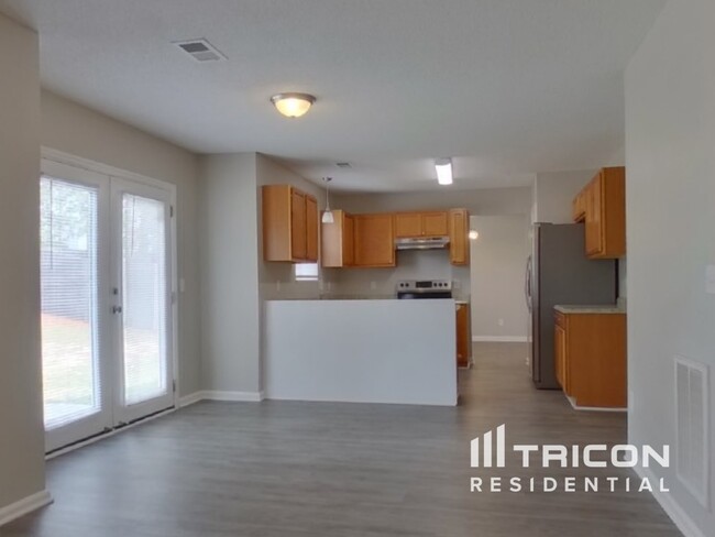 Foto del edificio - 672 Thornhill Dr