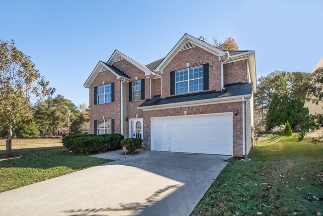 Building Photo - HALF OFF!!! Lovely 4 Bedroom Home located ...