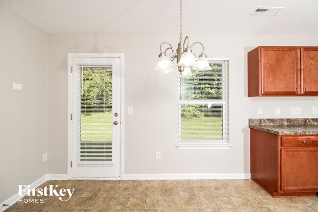 Foto del edificio - 2322 Deerbrook Forest Ln