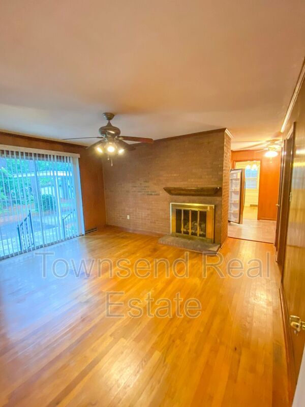 Foto del edificio - 220 S McPherson Church Rd