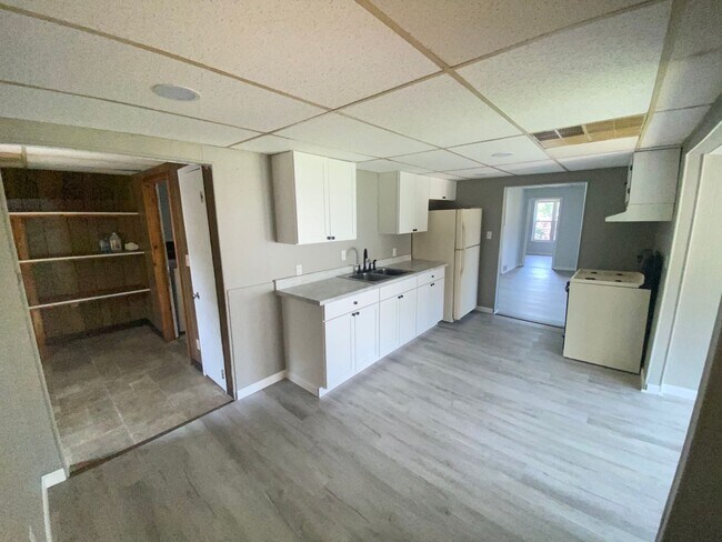 Foto del edificio - Light and bright 2BR up near downtown and AHN St. Vincent