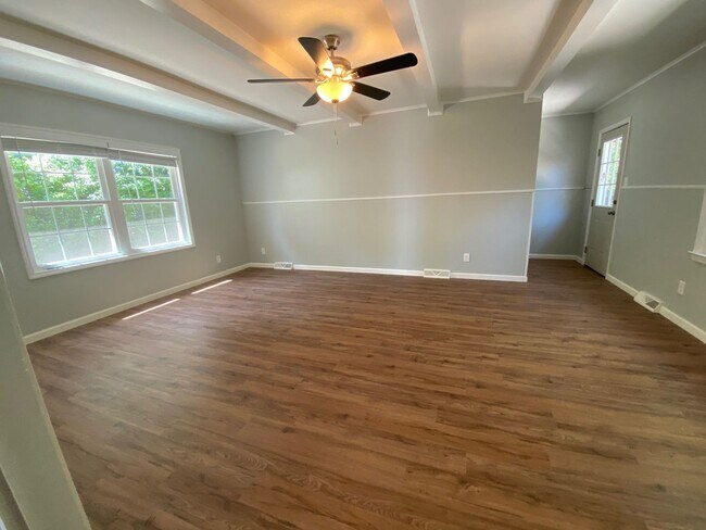 Foto del edificio - Stunning 3 Bedroom Home Close to Pisgah Ch...