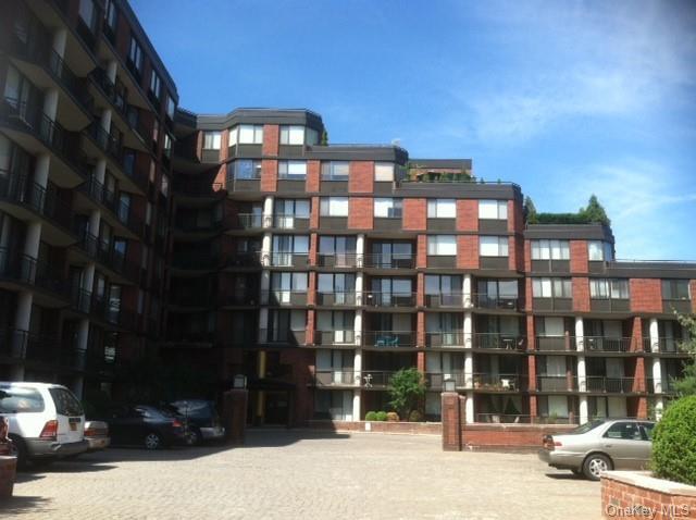 Primary Photo - 50 E Hartsdale Ave