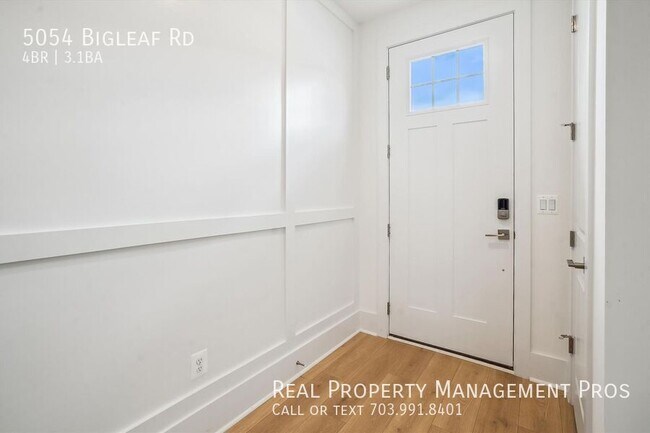 Foto del edificio - 5054 Bigleaf Rd