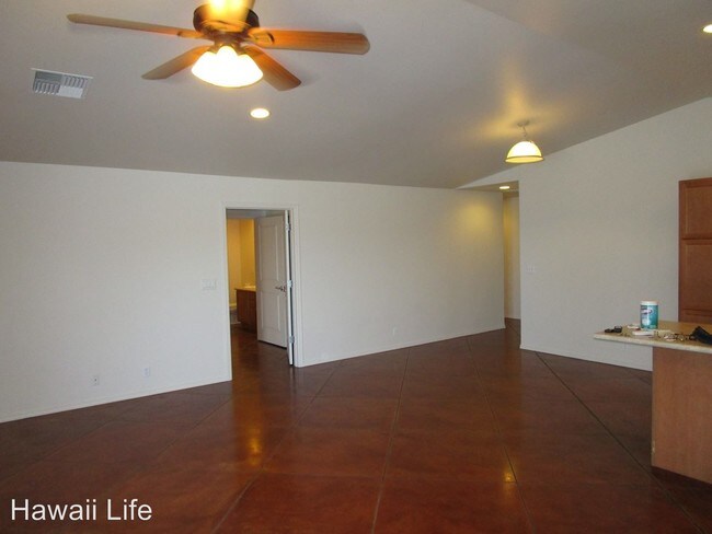 Building Photo - 3 br, 2 bath House - 20 W. Makaukau Loop