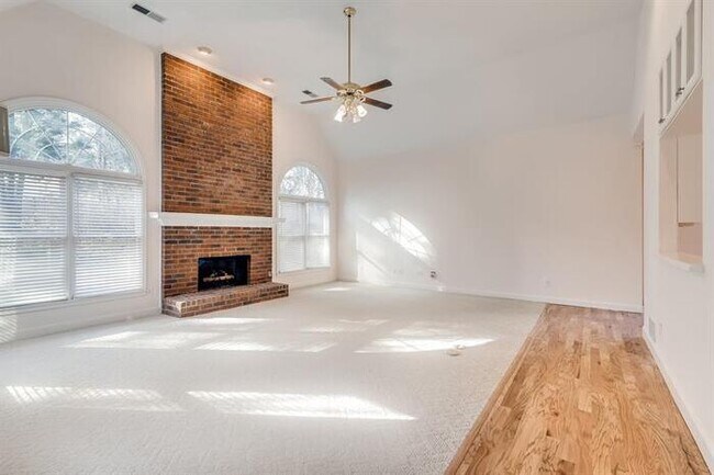 Foto del edificio - 4586 Willow Oak Trail