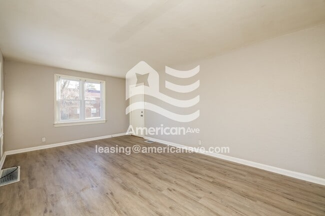 Foto del edificio - 4204 Sylvan Dr