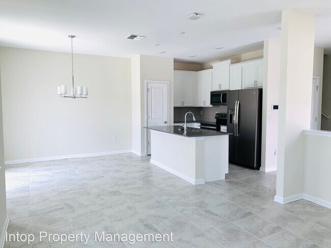 Building Photo - 3 br, 2.5 bath House - 8500 Golf Way