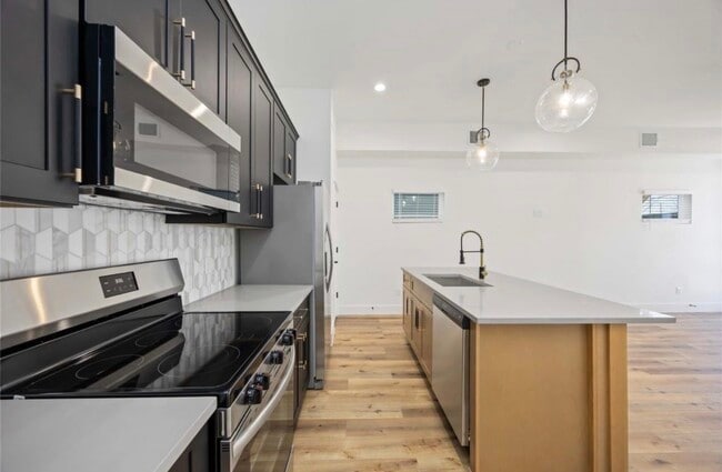 Foto del edificio - 8011 Cora St