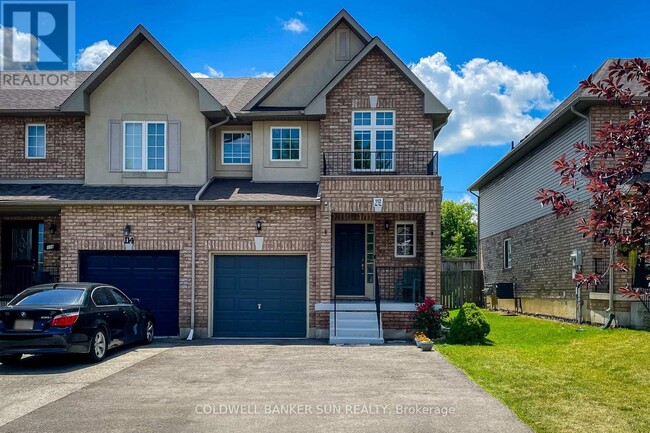 Photo du bâtiment - 112 Meadow Wood Crescent
