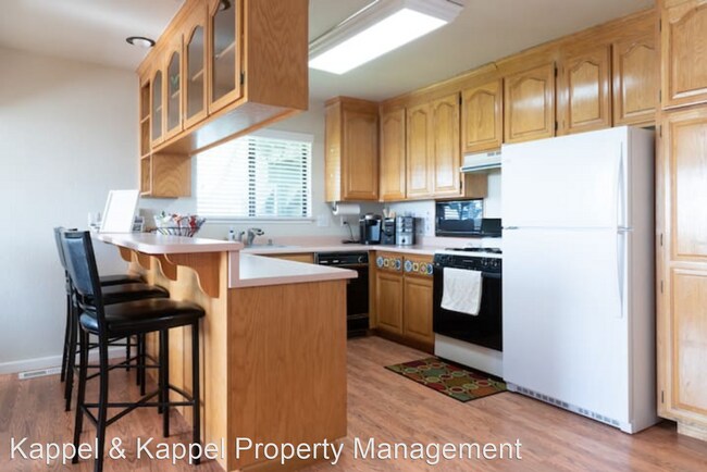 Building Photo - 2 br, 1 bath House - 651 Hillside Dr -