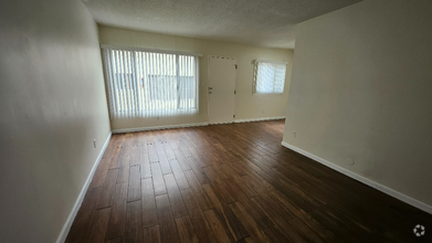 Building Photo - 866 W 126th St
