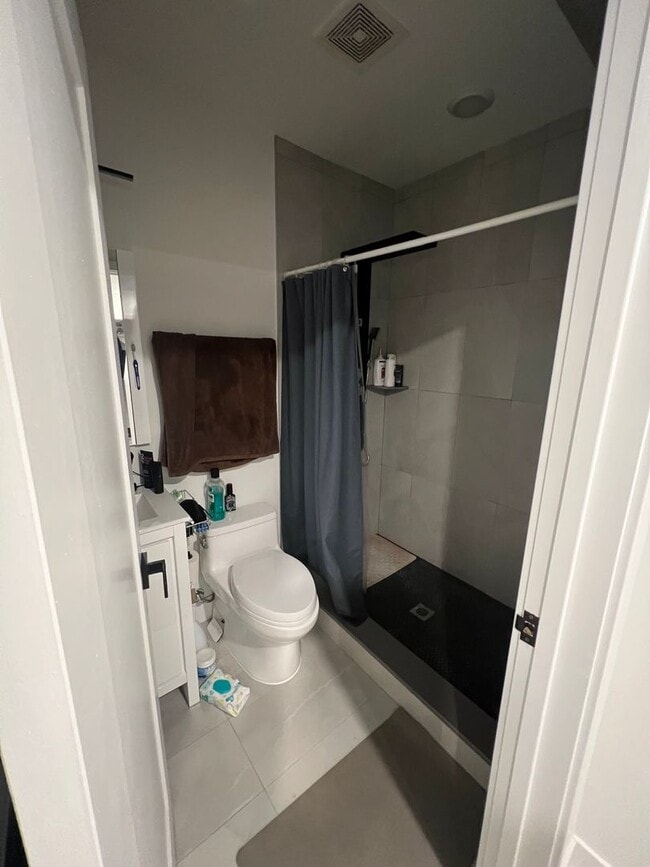 Photo - 1610 W Montgomery Ave Apartment