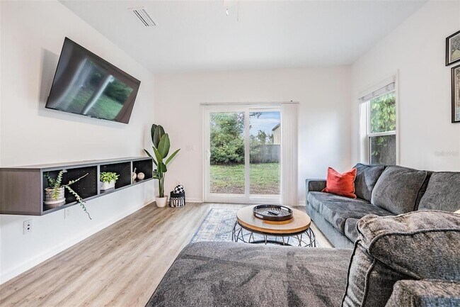 Foto del edificio - 2604 N Highland Ave