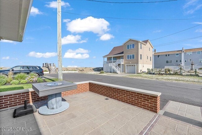 Building Photo - 5 Marius Ln