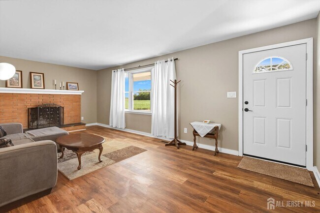 Foto del edificio - 2092 Main Rd