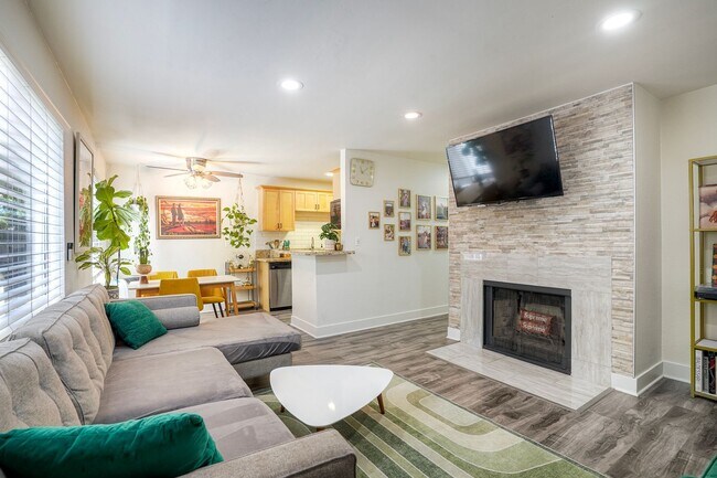 Foto del edificio - 4075 Marlborough Ave