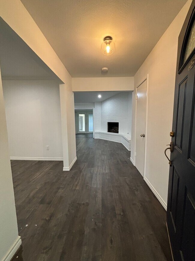 Building Photo - 6164 Waco Way