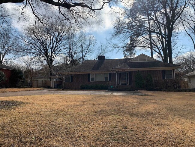 Building Photo - 5209 Walnut Grove Rd