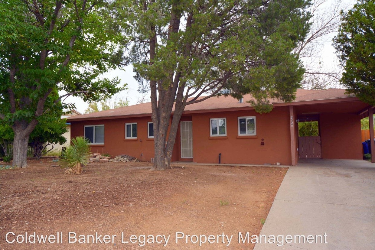 Primary Photo - 2720 Espanola St NE