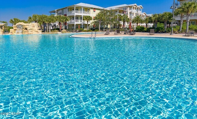 Foto del edificio - 8700 Front Beach Rd