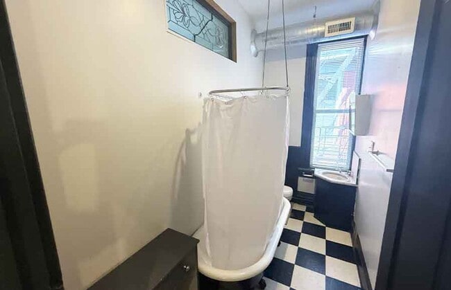 Building Photo - 2215 Ohio Ave