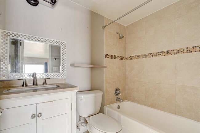 Photo - 2900 NE 30th St Apartment