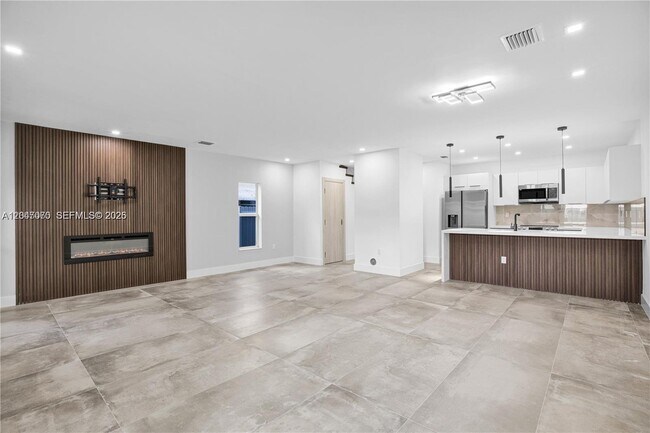 Foto del edificio - 3431 SW 16th Ter