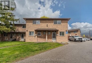 Building Photo - 44 Romfield Dr