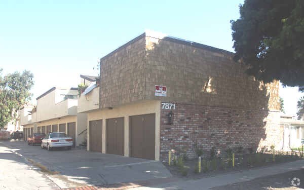 Building Photo - 7871 MacDonald Ave