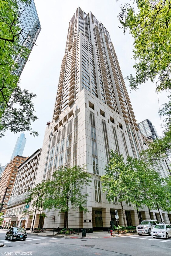 Foto principal - 55 E Erie St