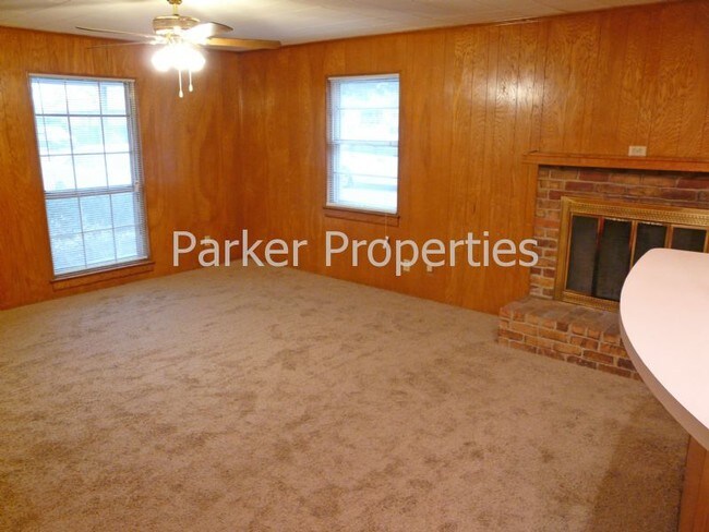 Foto del edificio - 212 Barry Ln