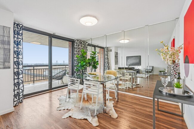 Foto del edificio - 530 Harmon Cove Tower