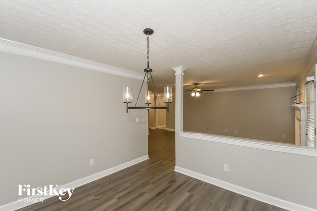 Foto del edificio - 520 Honeysuckle Ln