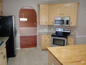 Building Photo - 13752 Randa Pkwy