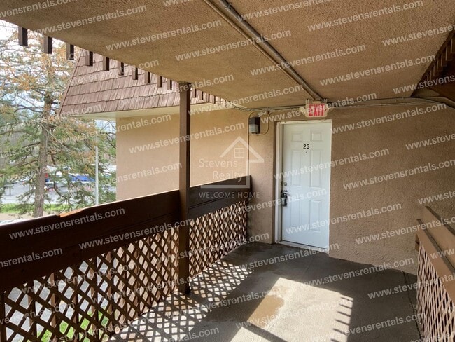 Building Photo - 915 S Seminole Dr