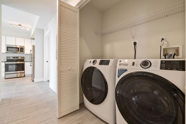 Foto del edificio - 120 N Compass Way
