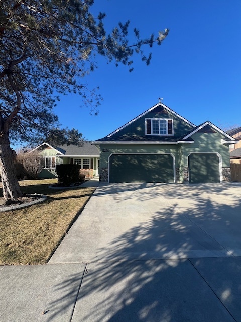 Foto principal - 4 Bed 2 Bath in Nampa!