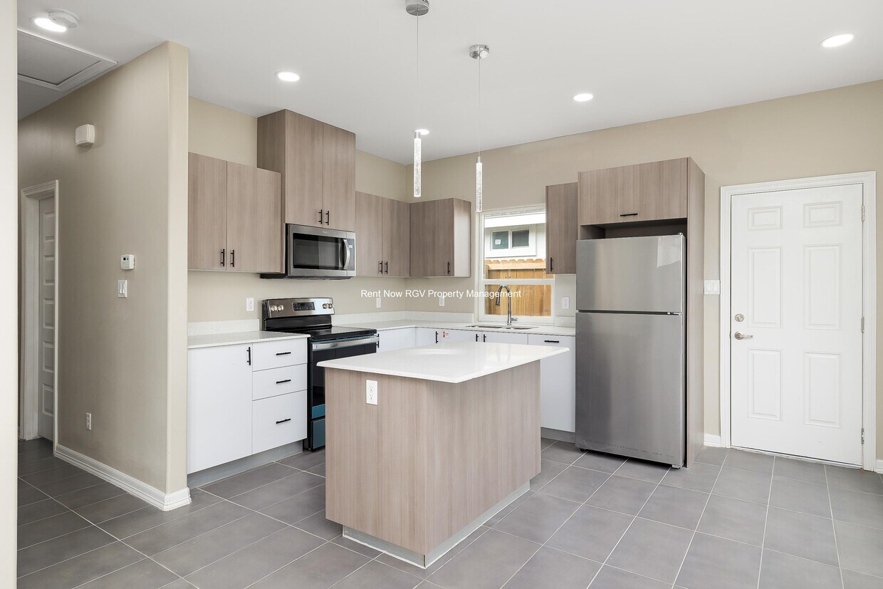 Foto principal - 11006 N 33rd Ln