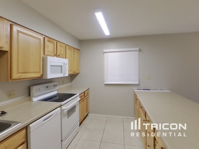 Foto del edificio - 3308 E Bloomfield Rd