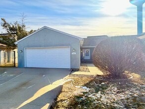 Building Photo - 2002 Middletown Dr