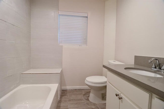 Building Photo - 3601 Murworth Dr
