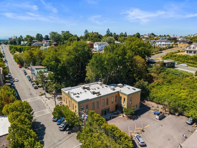Building Photo - Charming Studio Condo For Rent Downtown Po...