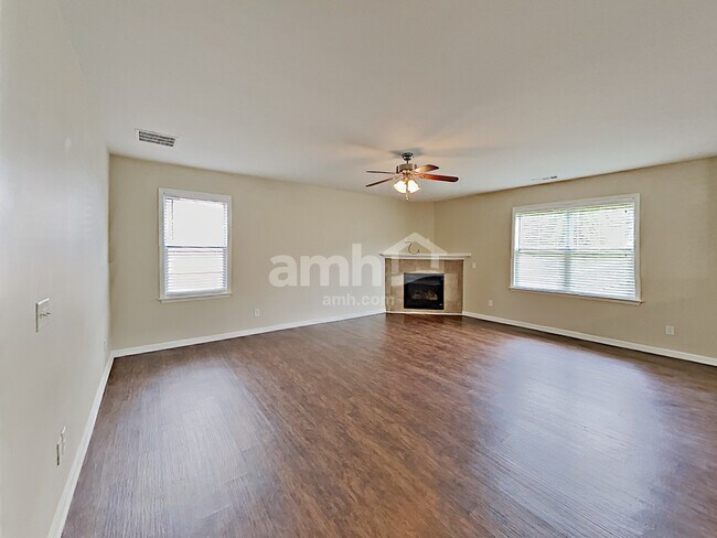 Building Photo - 55 Palisades Dr